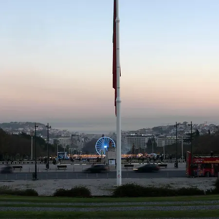 Prázdninový dům Traditional With Garden *