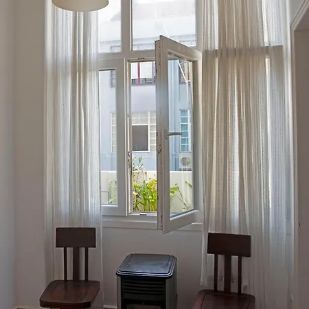 Traditional With Garden Feriehus