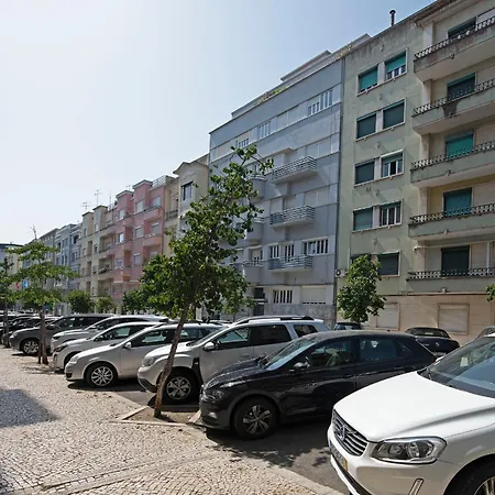 Traditional With Garden בית נופש *