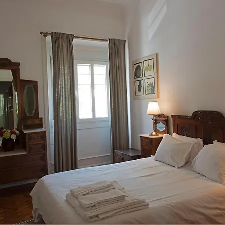 Traditional With Garden בית נופש ליסבון