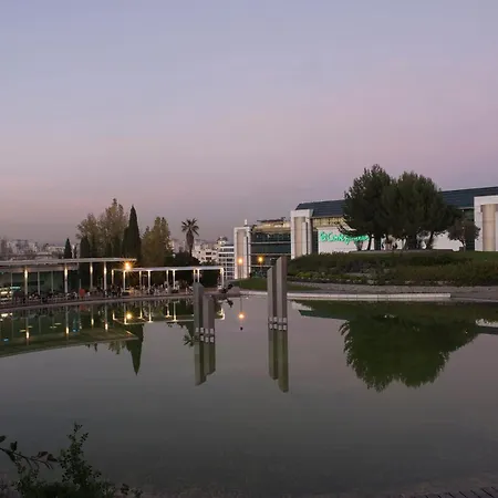 בית נופש Traditional With Garden