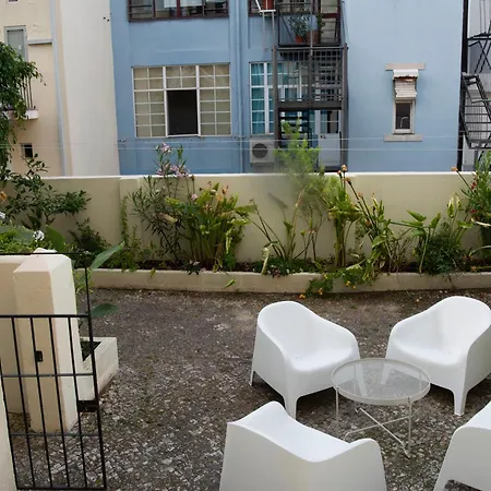 בית נופש Traditional With Garden ליסבון